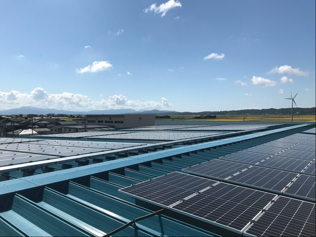 太陽電池モジュール容量189.24kW(380W×498枚)